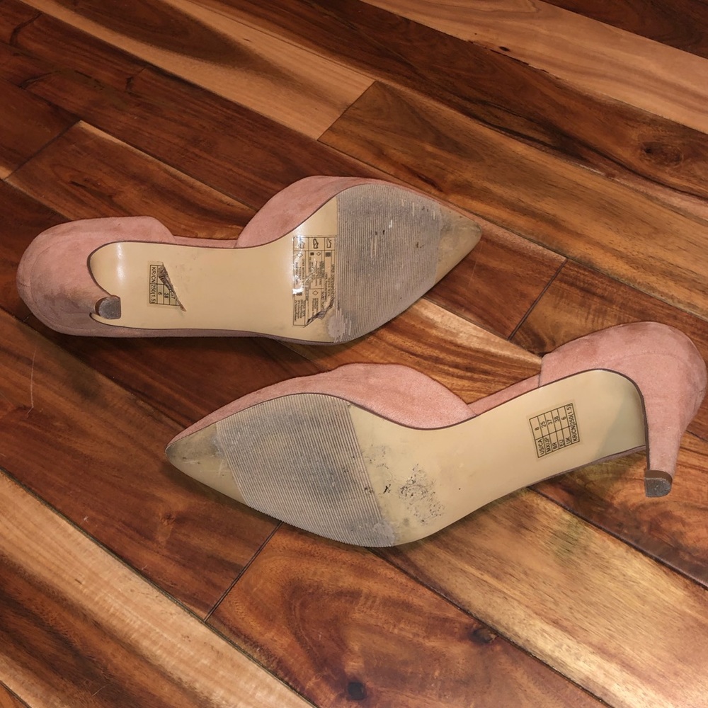 Your basic blush colored heels - Picture 2 of 2